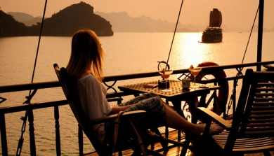 SUGGESTED ITINERARY FOR OVERNIGHT ON THE HA LONG BAY